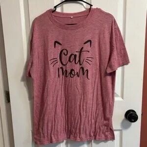 Chic Cat Mom Graphic Tee - Pink